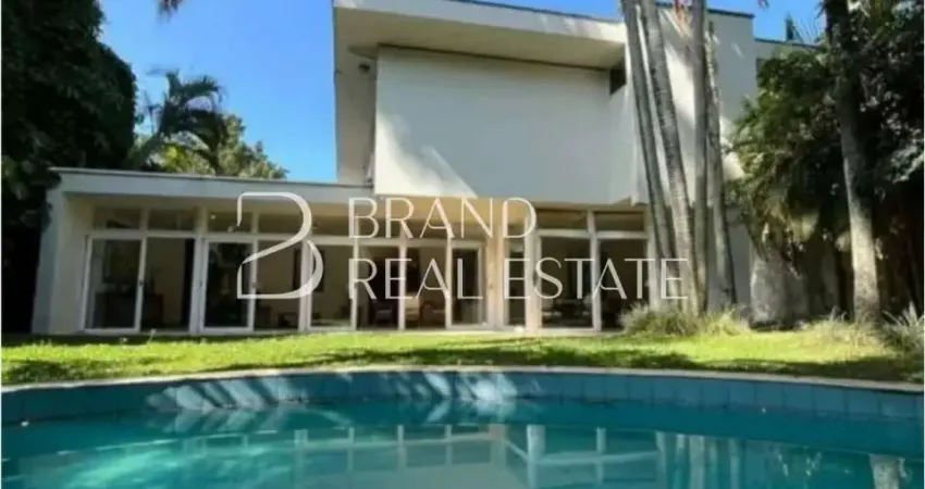 Casa com 808m², 5 quartos e 4 vagas de garagem no Jardim Europa