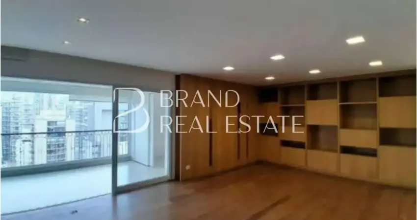 Apartamento alto padrão, andar alto, 298m², 4 suítes, 5 vagas, depósito, quadra de tênis.