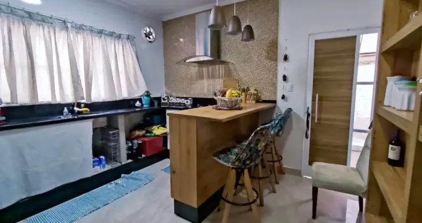 Casa à venda em Osasco-SP: 3 quartos, 2 suítes, 1 sala, 3 banheiros, 4 vagas na garagem - Jardim Roberto, 161m².