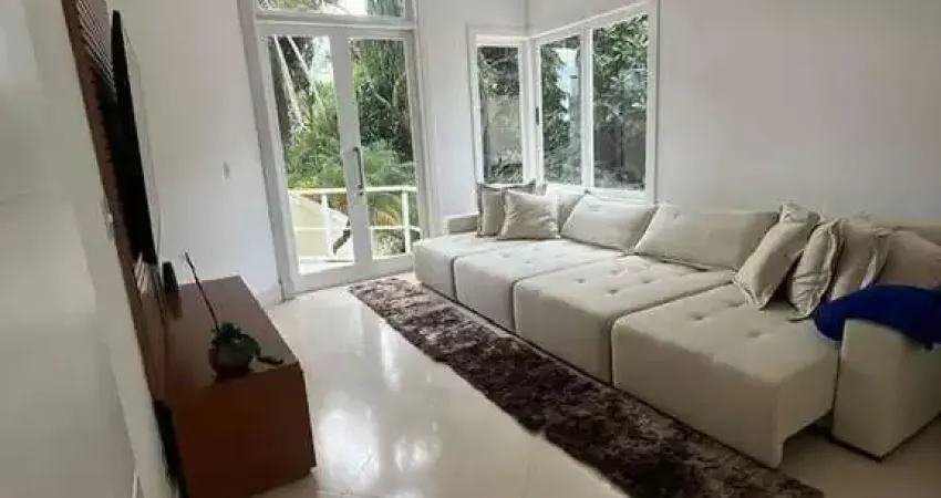 A sua nova casa no Genesis 1 com curvas charmosas e muita iluminação natural