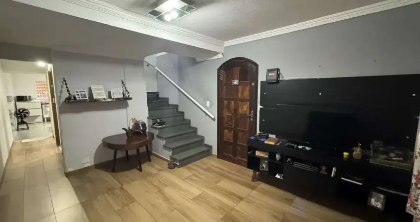 Residência Exclusiva à Venda em Osasco-SP, Bairro Cidade das Flores: 3 quartos, 1 suíte, 3 banheiros, 2 vagas, 165m².