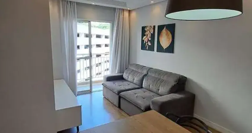 Mobiliado e decorado, o seu Alphaview em andar alto e bom estado de conservação