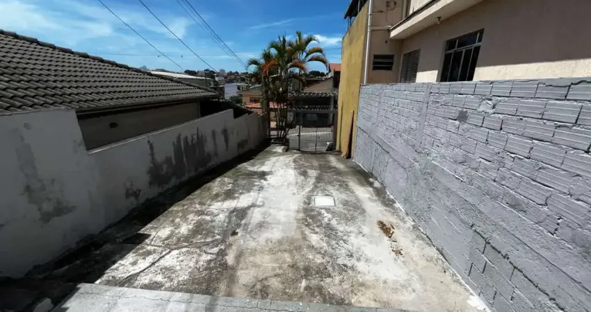 Oportunidade! 2 Casas no Mesmo Quintal em Osasco-SP, Bairro Veloso - 2 Quartos, 2 Suítes, 5 Vagas - Ótimo para Investimento