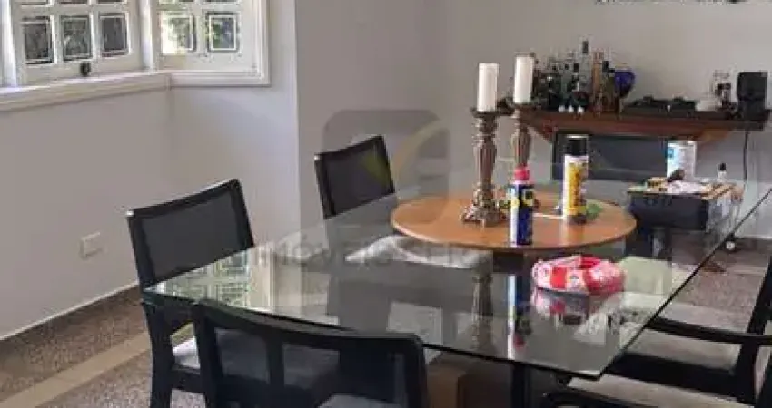 Casa totalmente térrea em alphaville 12 doze, com 4 quartos (2 suítes) e piscina, excelente para retrofit