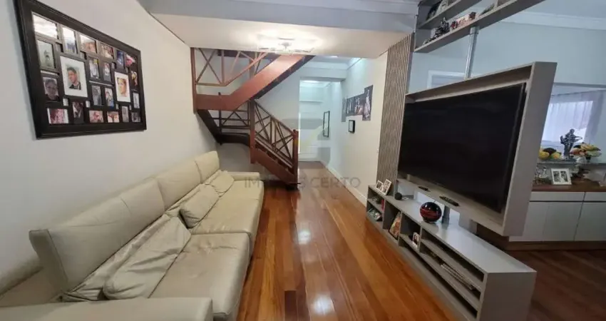 Casa à venda em condomínio exclusivo em cotia-sp: 3 suítes, móveis planejados e mais!