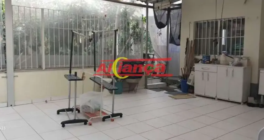 CASA COM 2 DORM NA  REGIAO  DO  JARDIM PAPAI   COM 300 METROS  DE TERRENO  QUINTAL E MUITO VERDE