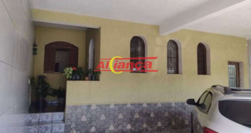 Casa térrea, localizada em região com excepcional infraestrutura . .