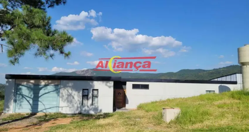 Chacara em Atibaia com 6.000 metros de terreno, 04 dorm, 02 vagas