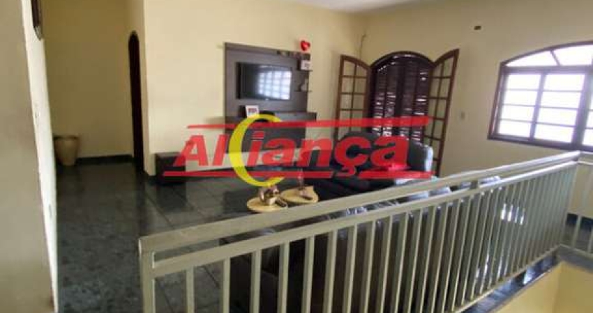 Oportunidade Única no Paraventi: Imóvel com Duas Casas e Salão Comercial!