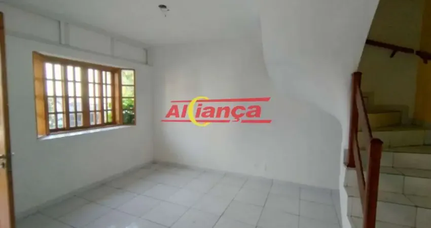 Sobrado em Condomínio com 05 dorm, 02 suites, 03 vagas, 127 metros