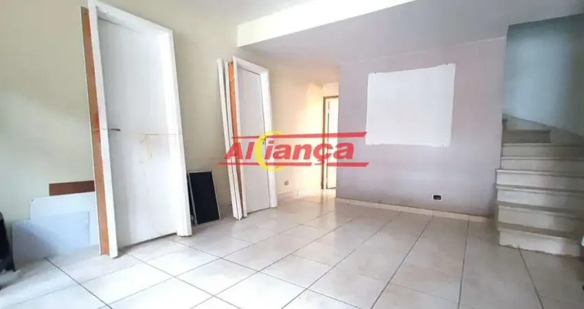 Sobrado à Venda no Jardim Santa Mena - Amplo, 3 Dormitórios, 3 Banheiros, Próximo à Avenida Timóteo