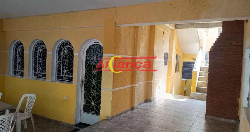 TERRENO COM 3 CASAS