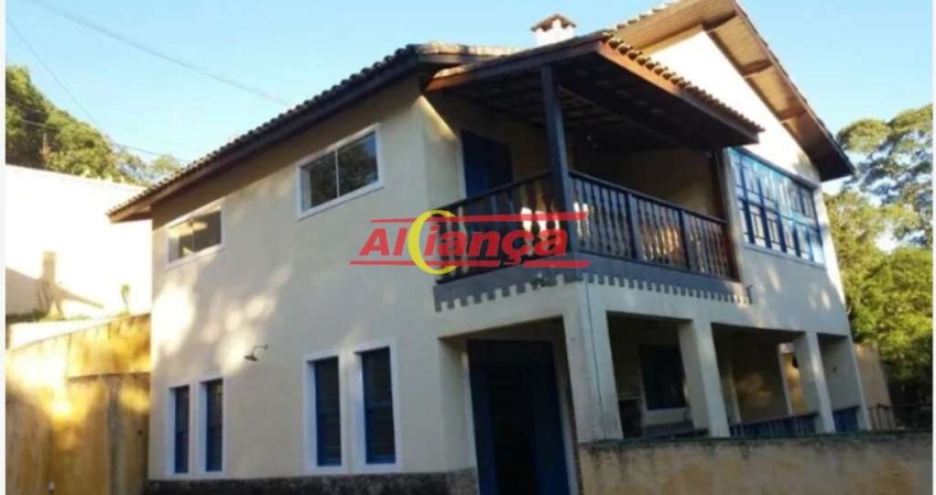 Casa sobrado no Cond Pq Imperial na Serra da Cantareira