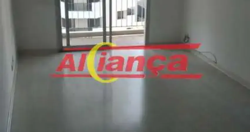 Apartamento Com uma boa  estruturado com varias opção de comércios e ônibus.