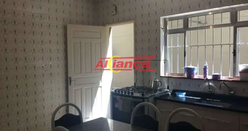 Oportunidade Imperdível no Jardim Aida, Guarulhos! Lindo sobrado de 4 quartos, super espaçoso!