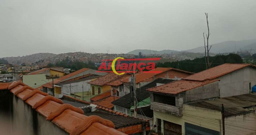 sobrado espaçoso com com 9 cômodos