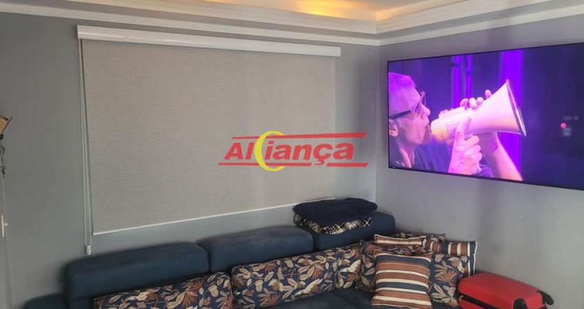 Casa Assobradada em Condomínio Fechado com Segurança 24h