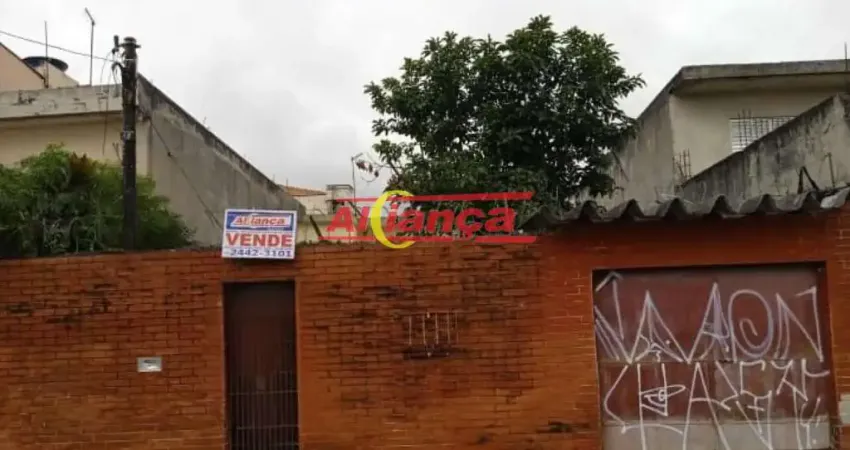Sobrado residencial com 4 quartos/ dormitórios amplos, 6 vagas de garagem, localizado no Jaçanã .