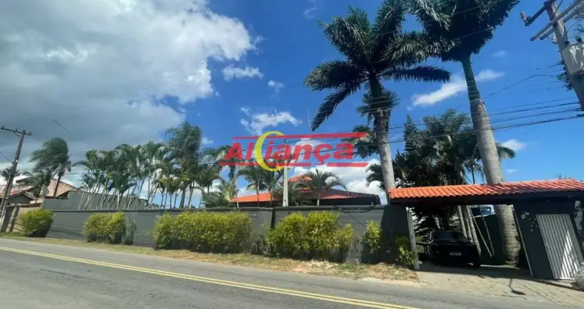 Chácara / sítio com 3 quartos à venda na Avenida Airton dos Santos Heras Galvez, 496, Jardim Santo Antônio, Arujá