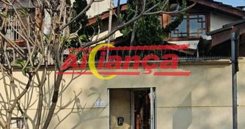 Maravilhoso Casarão Localizado no Jardim Maia a 100 Metros do Bosque  ÓTIMO PREÇO