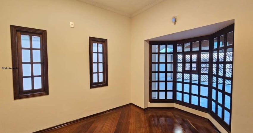 Casa / Sobrado para Locação em Mogi das Cruzes, Vila Lavínia, 5 dormitórios, 2 suítes, 5 banheiros, 3 vagas