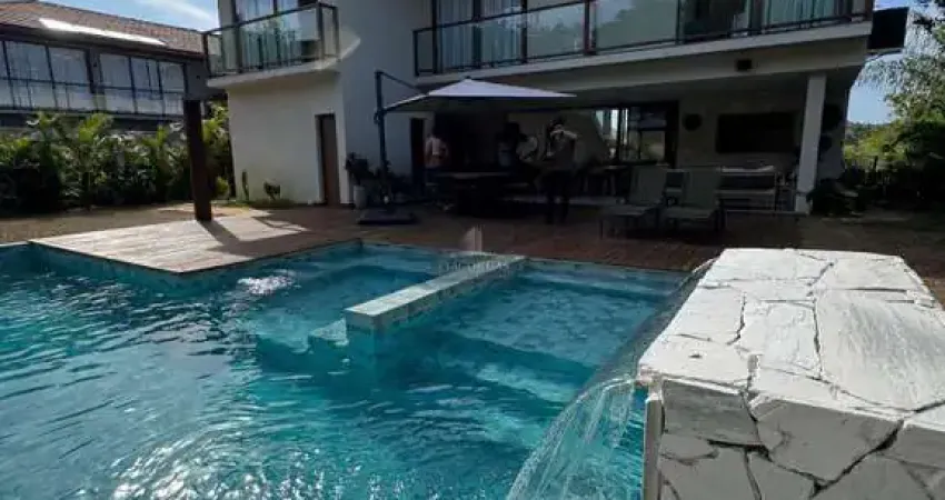 Casa de 5 Suítes à Venda na Praia do Forte - Luxo e Conforto à Beira-Mar!