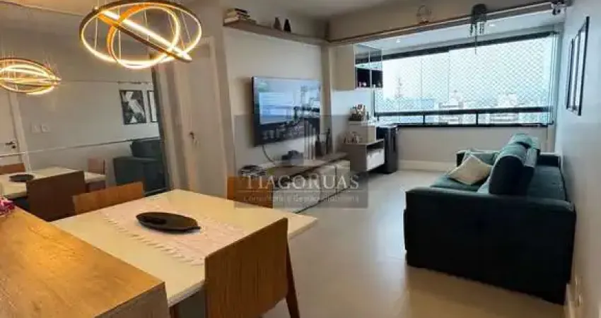 OPORTUNIDADE ÚNICA! Apartamento finamente decorado com 2 quartos e 1 suíte no Imbuí, Salvador-BA - 60m², varanda integrada e lazer completo.