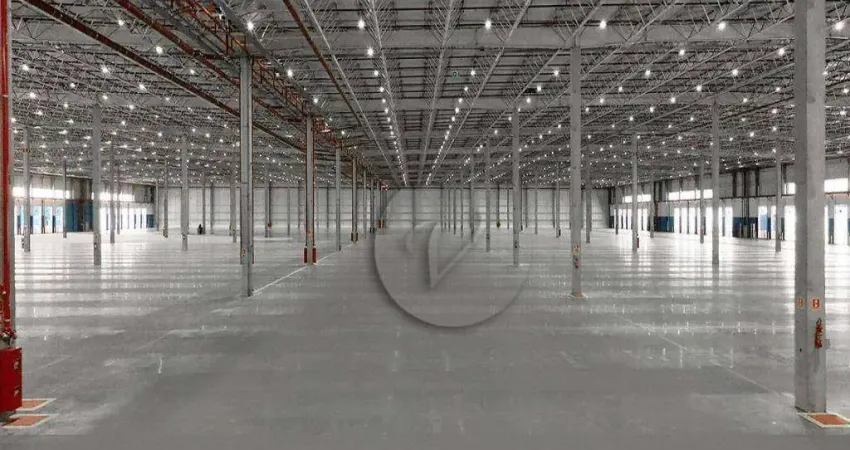 Galpão com 32.000 m² para alugar em Embu das Artes.