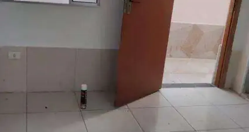 Casa com 1 quarto para alugar na Rua Javaés, Vila Eldízia, Santo André