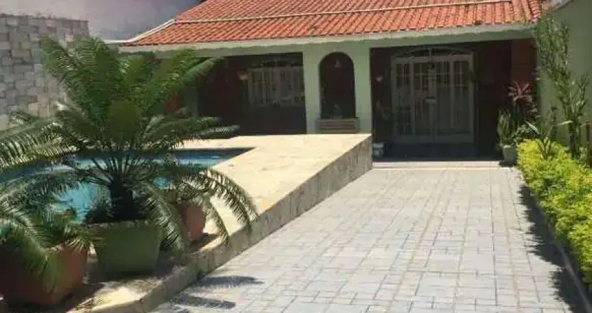 Casa térrea espaçosa de 256 m² com área gourmet e piscina – localização privilegiada!