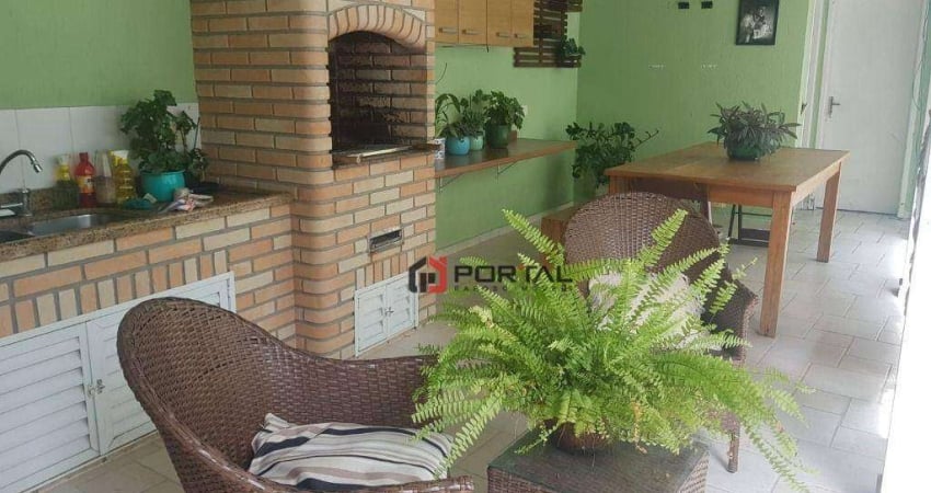 Casa com 3 dormitórios à venda, 220 m² por R$ 1.200.000,00 - Granja Viana - Carapicuíba/SP