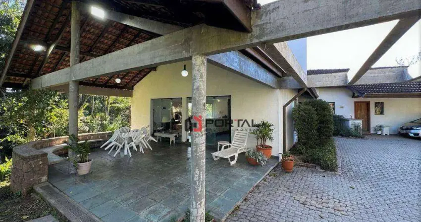 Casa com 3 dormitórios à venda, 434 m² por R$ 2.900.000,00 - Granja Viana - Carapicuíba/SP