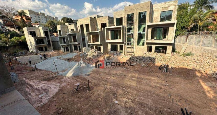 Casa com 4 dormitórios à venda, 153 m² por R$ 890.000,00 - Granja Viana - Cotia/SP