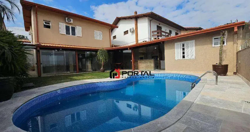 Casa com 4 dormitórios à venda, 341 m² por R$ 1.790.000,00 - Granja Viana - Cotia/SP