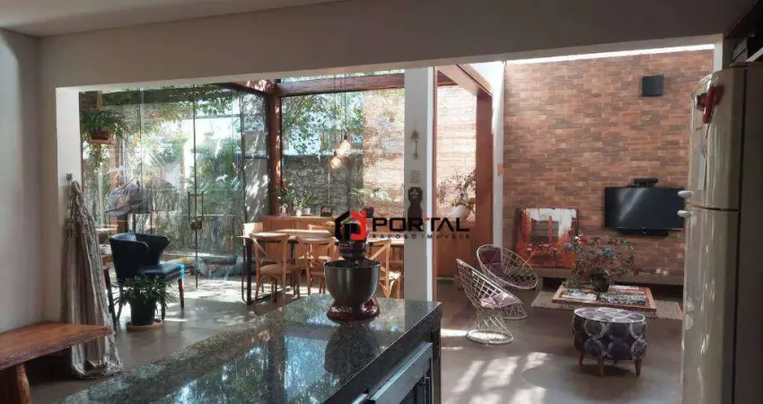 Casa com 2 dormitórios à venda, 156 m² por R$ 1.489.000,00 - Granja Viana - Carapicuíba/SP