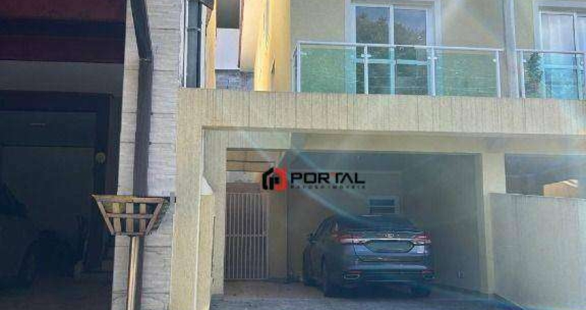 Casa com 3 dormitórios à venda por R$ 680.000 - Cotia - Cotia/SP
