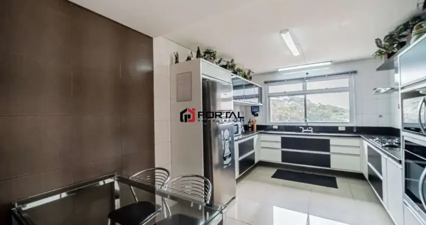 Casa em condomínio fechado com 3 quartos à venda na Estrada Manoel Lages do Chao, 295, Jardim Caiapia, Cotia