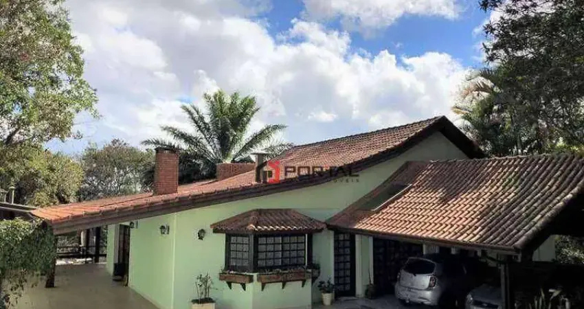 Casa com 4 dormitórios à venda, 832 m² por R$ 1.800.000 - Granja Viana - Jandira/SP