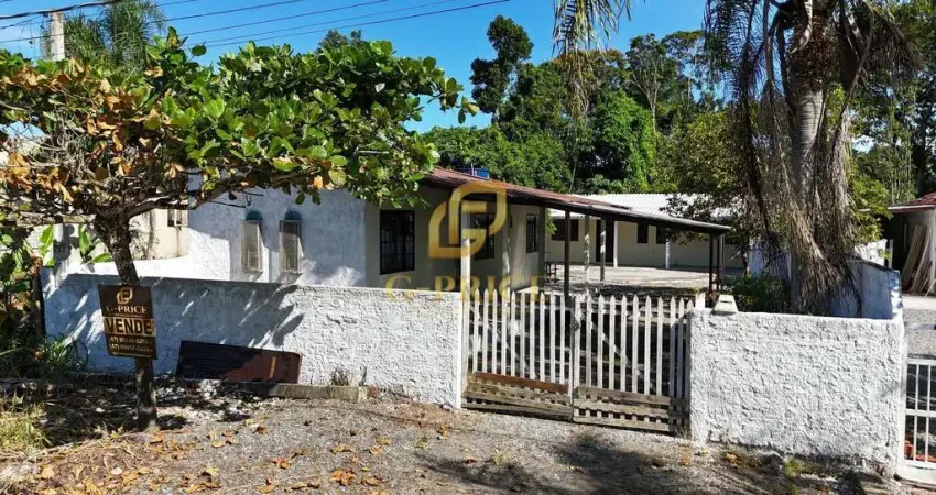 2 Ótimas Casas com Terreno de 360m² apenas 650 mts do Mar
