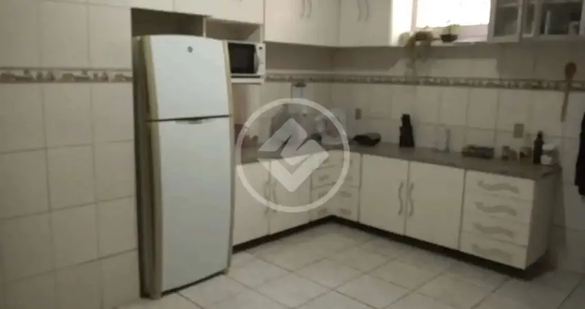 SOBRADO COM 4 QUARTOS (3 SUÍTES) NO JARDIM LEBLON EM GOIÂNIA COM AREA TOTAL 300m2 e 226m2 DE  ÁREA CONSTRUÍDA codigo: 27852