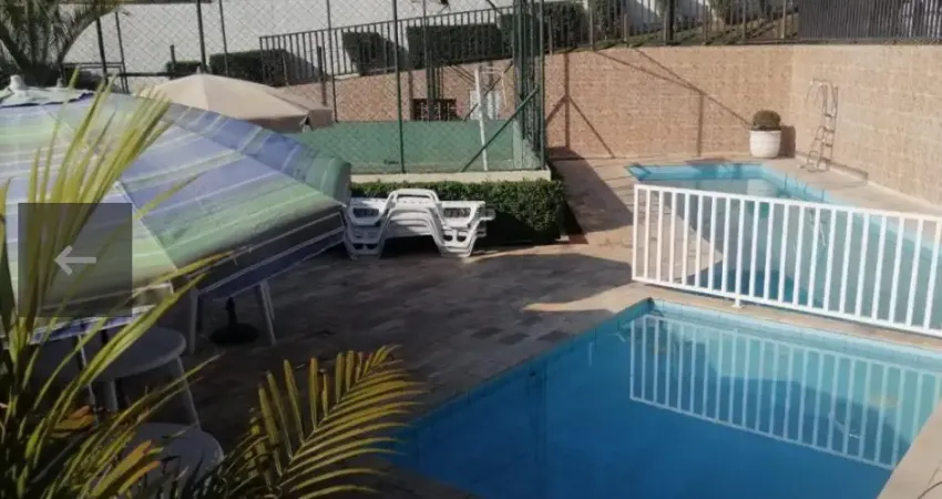 Casa de condomínio, excelente localização! Pronta para morar!
