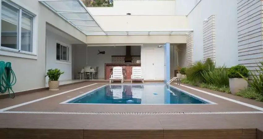 Linda Casa de 4 suites no Bairro Quintas da Avenida