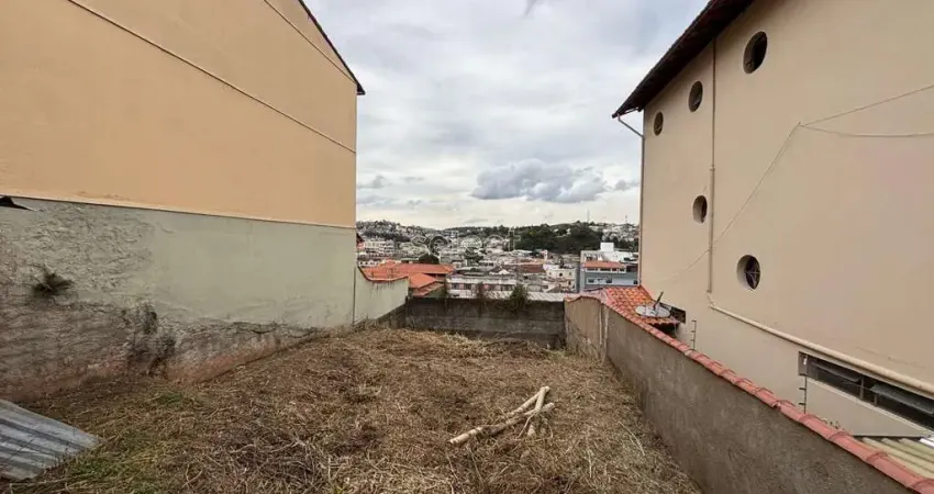 Terreno à venda na Rua Carangola, 320, Democrata, Juiz de Fora