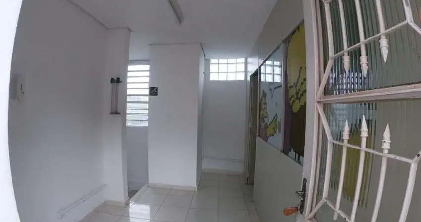 Casa à venda na Avenida João Bernardo Medeiros, 74, Jardim Bom Clima, Guarulhos