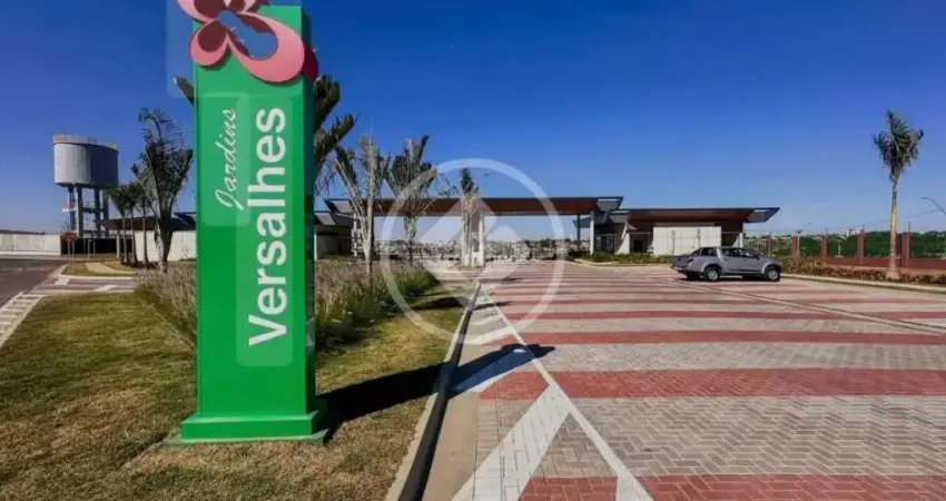 Terreno à venda no Jardins Versalhes codigo: 125791