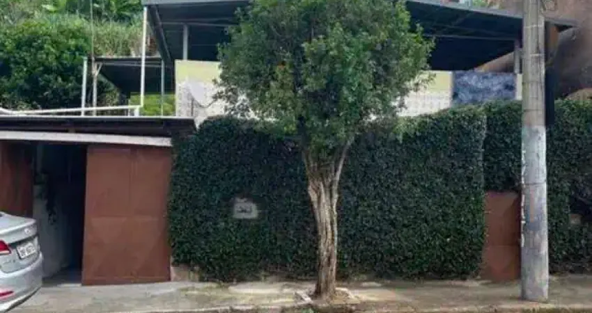 Casa com 3 dormitórios à venda, 300 m² por R$ 215.000,00 - São Benedito - Juiz de Fora/MG