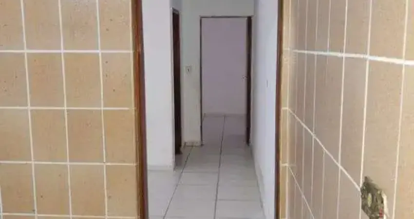 Sao quatro casas: Casa 01 - com 2 comodos e banheiro; Casa 02 - com 3 comodos e banheiro; Casa 03 - com 4 comodos e banheiro; Casa 04 - com 2 comodos e banheiro em excelente estado de conservacao