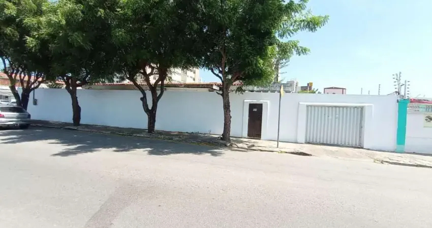 (ca2159) - casa contendo 462,00m² bem localizada no bairro papicu.