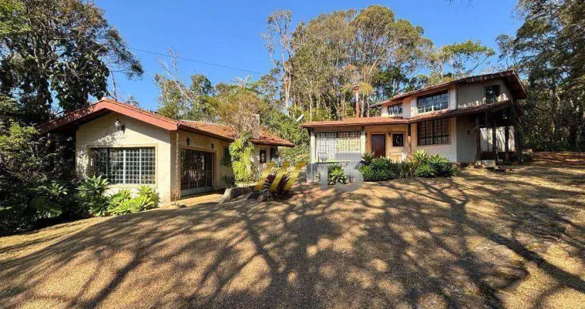 Casa com 3 dormitórios à venda, 261 m² por R$ 1.400.000,00 - Condomínio Clube da Montanha - Atibaia/SP