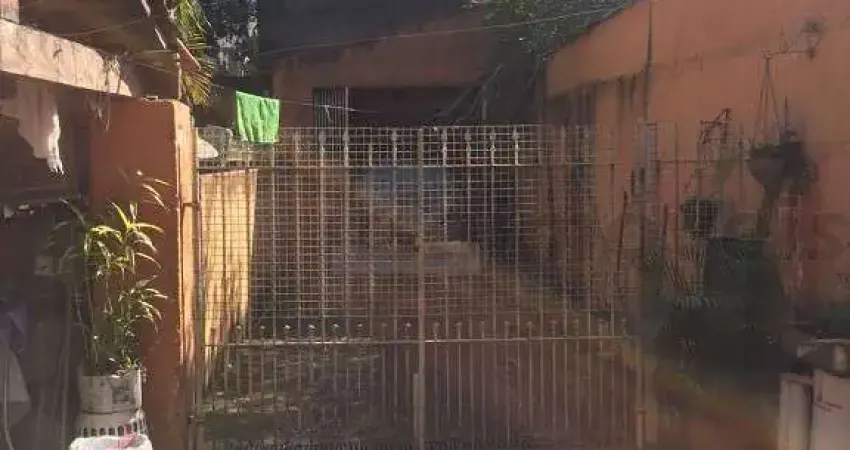 Casa com 2 quartos à venda na Rua Marina La Regina, 111, Centro, Poá